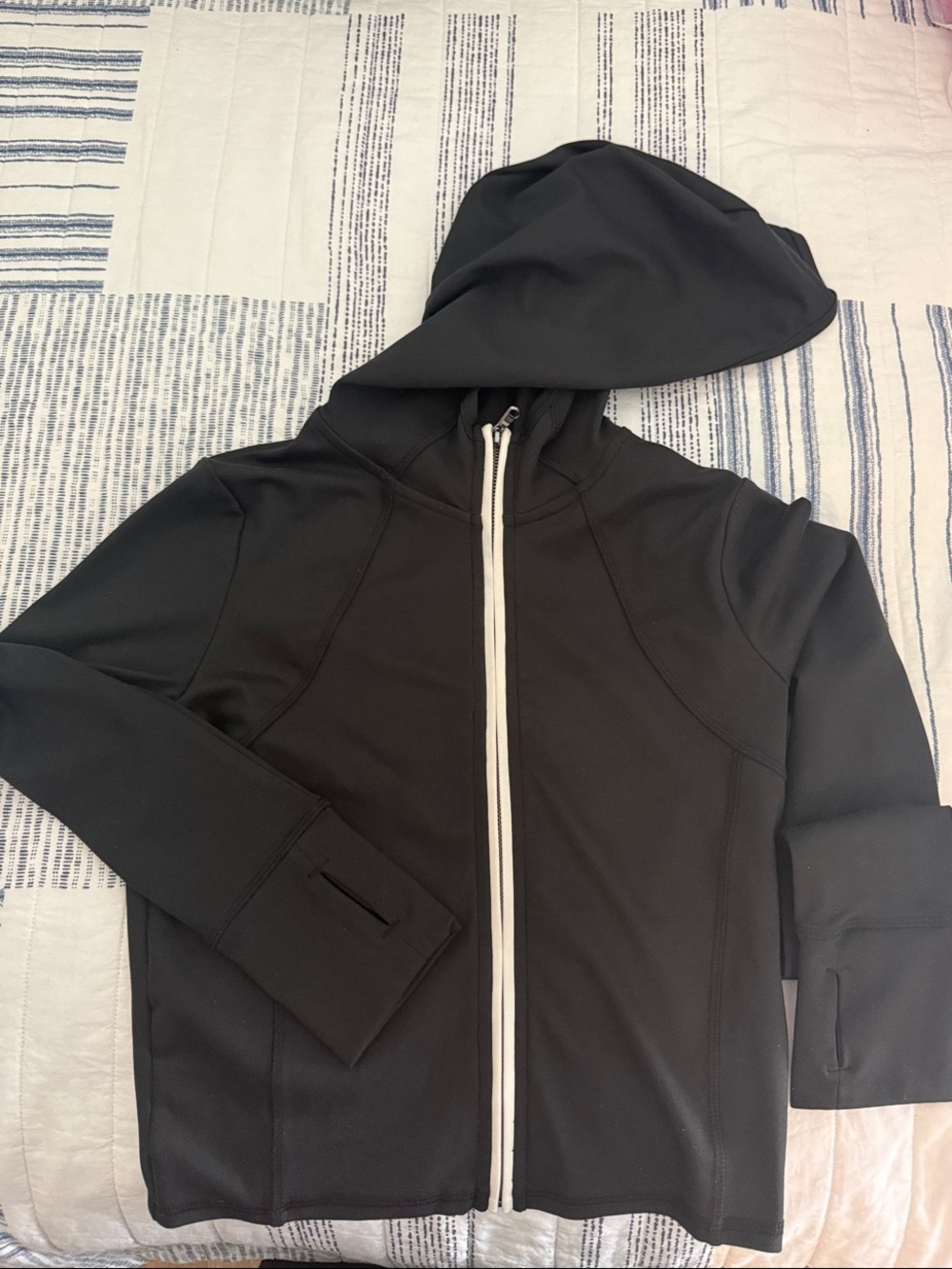 Hollister Gilly Hicks Active Recharge Jacket
